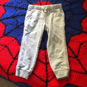 Carter’s 3T pants. Like new. Smoke free home.
